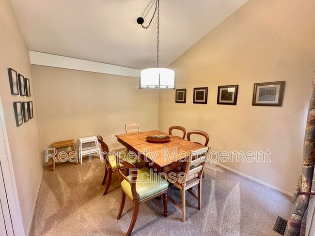 Building Photo - 15130 SE 47th Pl