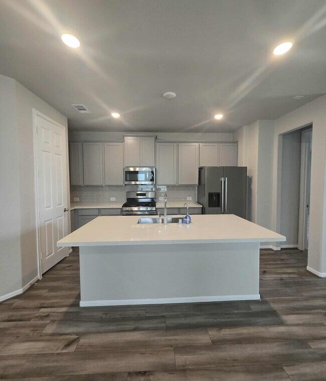Building Photo - 27502 Clear Breeze Dr