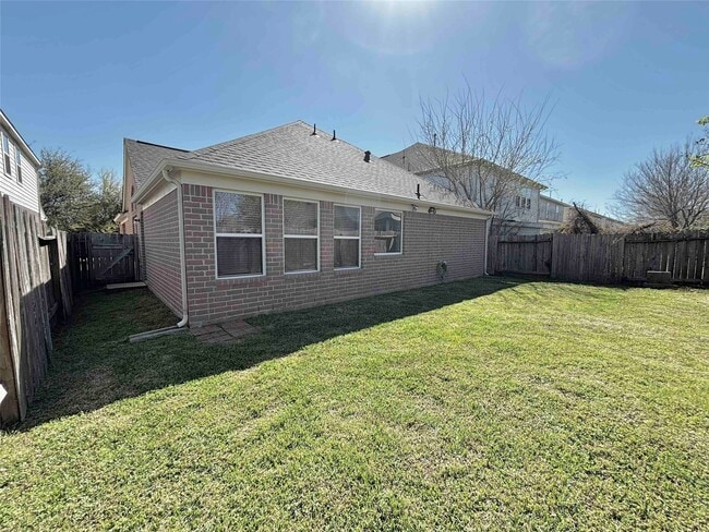 Building Photo - 19318 Brook Village Rd