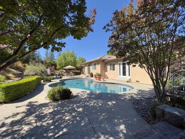 Building Photo - Stunning Single Level Browns Valley Home