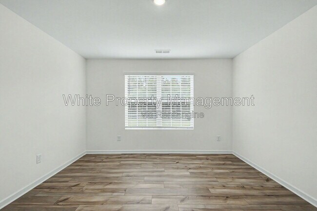 Building Photo - 313 W 18th St
