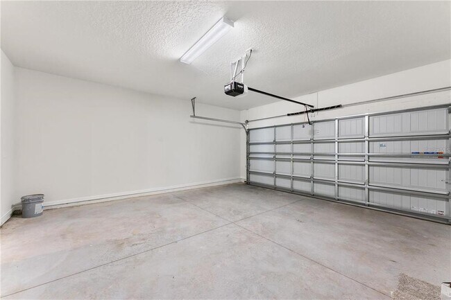 Building Photo - 2326 Vision St