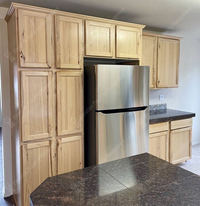 Building Photo - Charming 3-bedroom in heart of Sisters