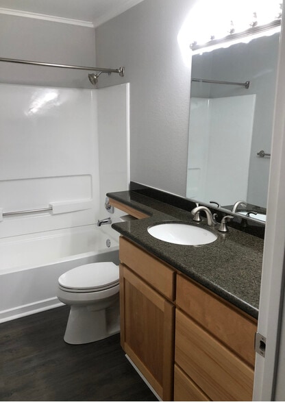Building Photo - 805 Watson Canyon Ct