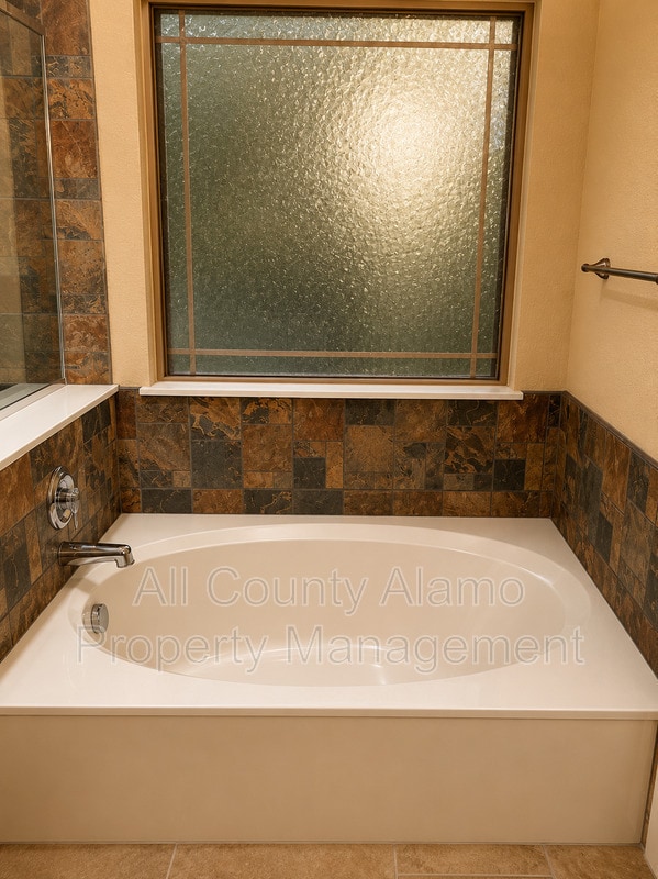 Building Photo - 5071 Mustang View