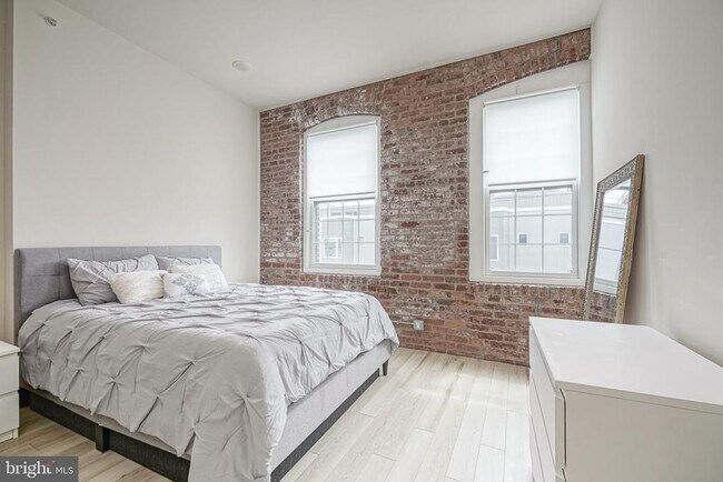 Building Photo - 1508 N Mascher St