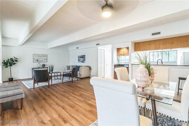 Building Photo - 16448 Timberlakes Dr