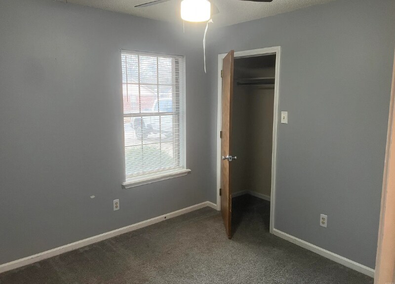 Building Photo - 8 Bridgestone Dr