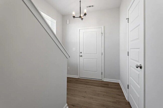 Building Photo - 51 Pansy Pk