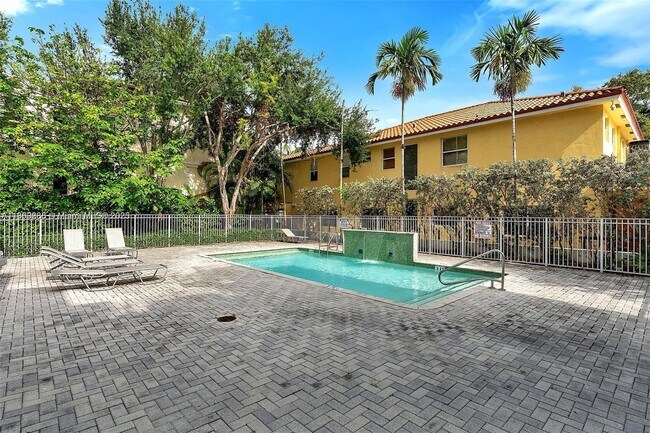Building Photo - 3062 Bird Ave