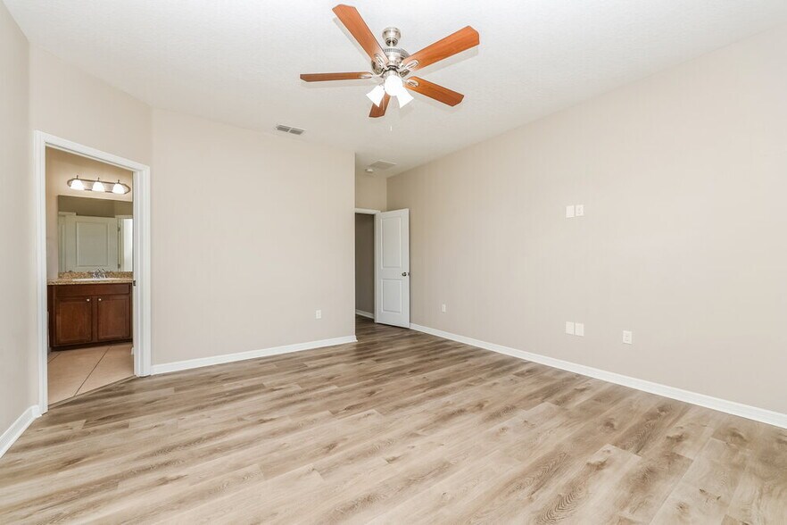 Building Photo - 11549 Tangle Stone Dr