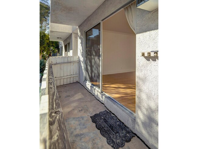 Building Photo - 2884 Sawtelle Blvd