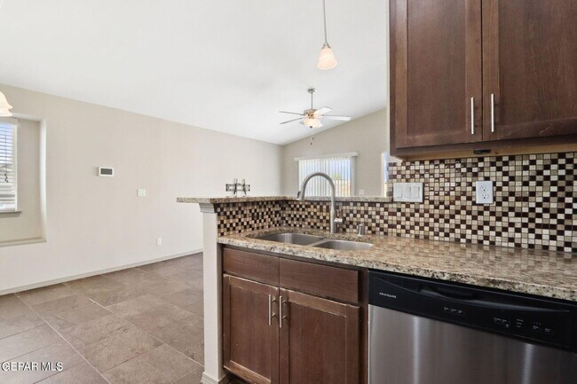 Building Photo - 4828 Guillermo Espinoza St