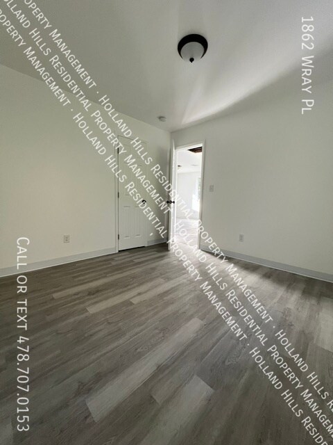Building Photo - 1862 Wray Pl