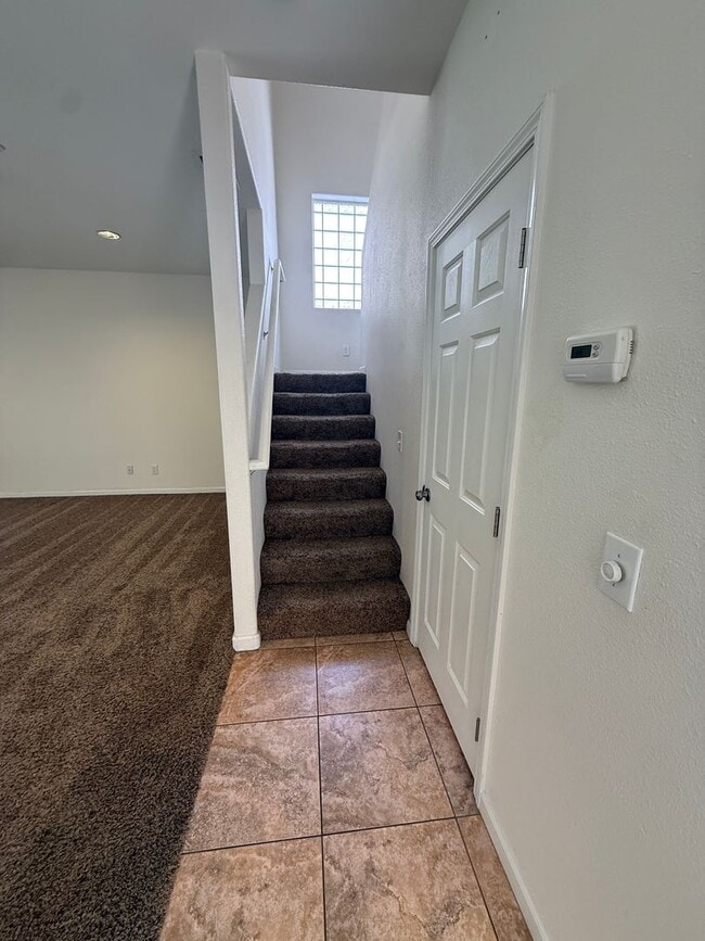 Building Photo - Centrally Located Large Two Story Home on ...