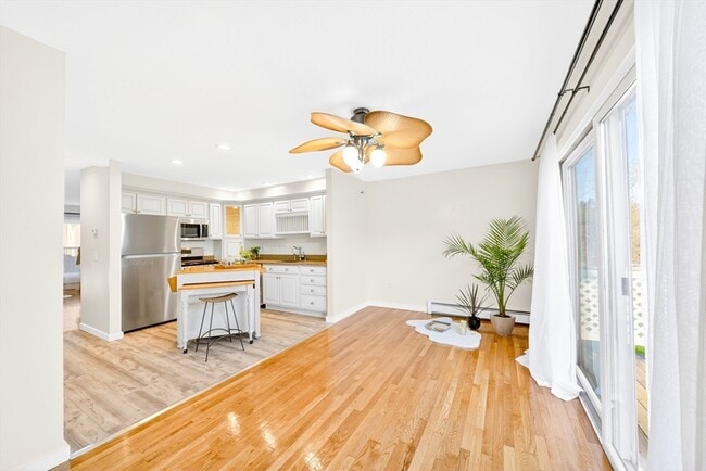 Building Photo - 82 Camelot Dr