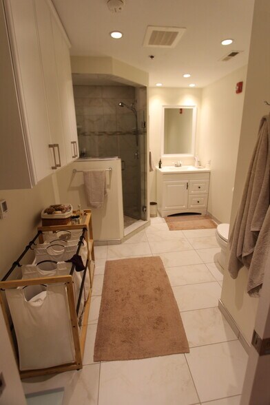 Bathroom 2 - 139 7th St