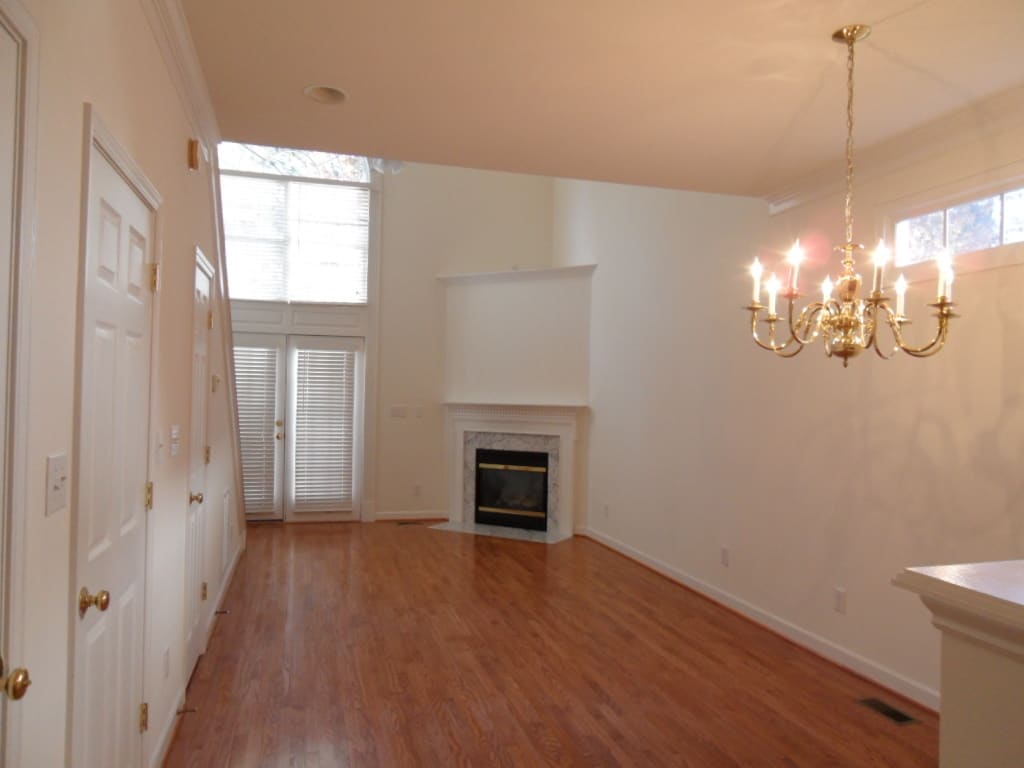 Building Photo - 5320 Goldenglow Way
