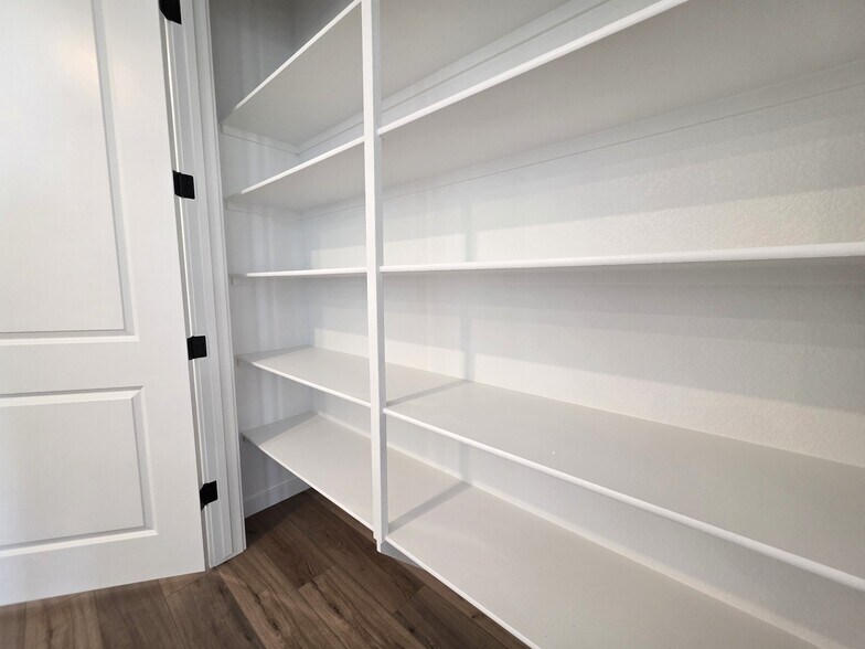 Building Photo - 10113 Sequoia Fls Pl