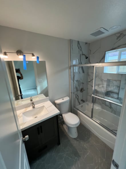 Building Photo - 954 J St