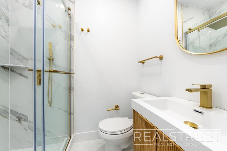 Building Photo - Brand New 4 Bed 4 Bath with in unit WD!