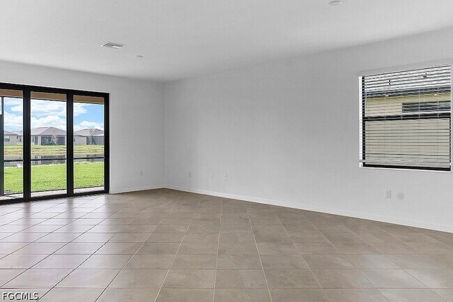 Building Photo - 14882 Portico Blvd