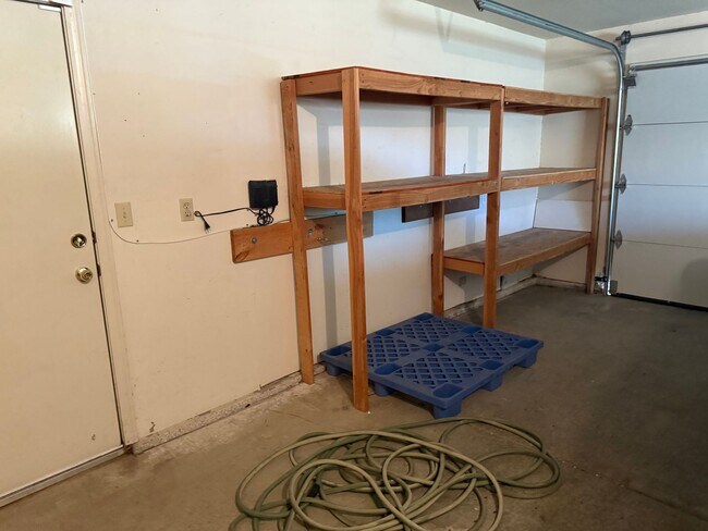 Building Photo - Beautiful Spring Valley Lake Home, 3 Bedrooms, 2 Bathrooms, New Paint