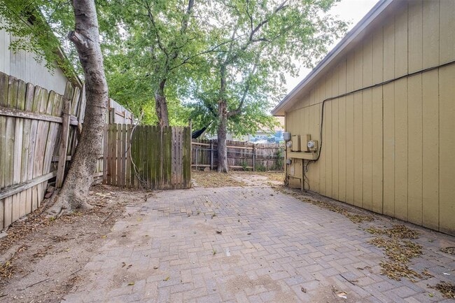 Building Photo - 12901 Chromite St