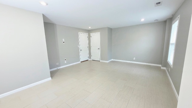 Building Photo - 9615 Union Park