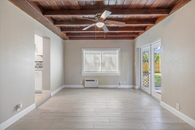 Building Photo - 807 S 12th St