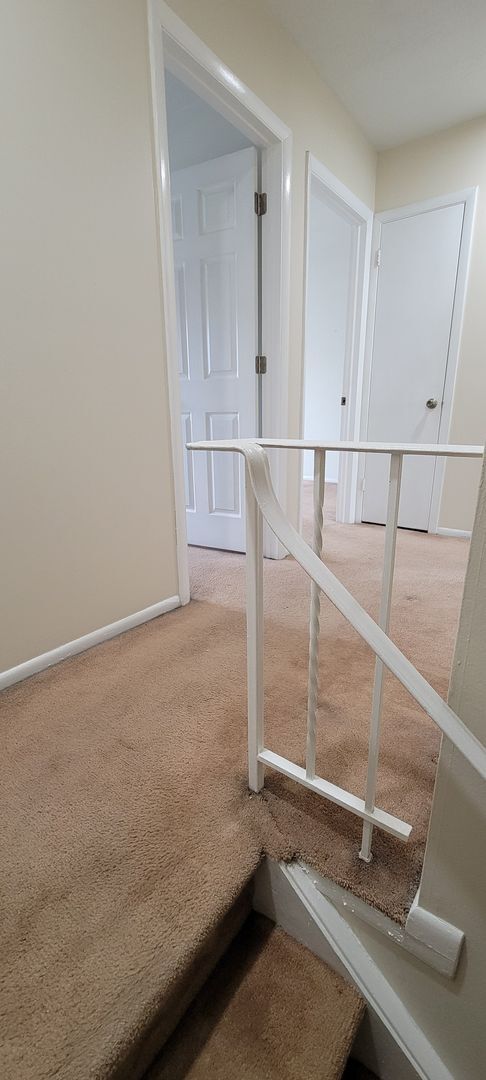 Building Photo - Modern Townhome - Bensalem