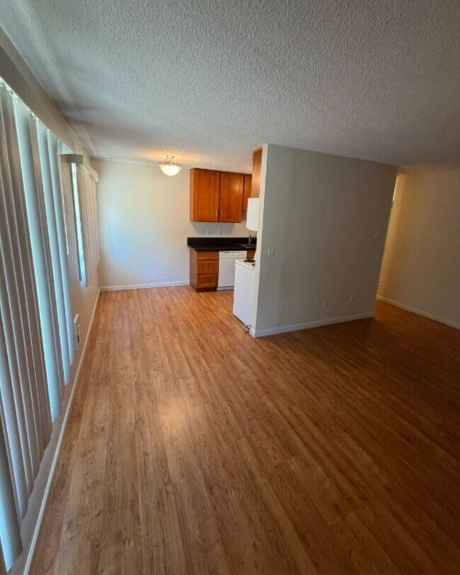 Interior Photo - Cha-Ray Apartments