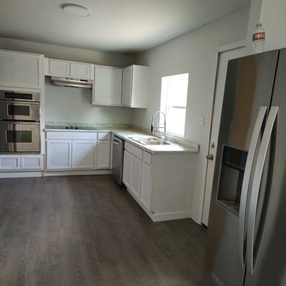 Building Photo - 2826 Alaska Ave