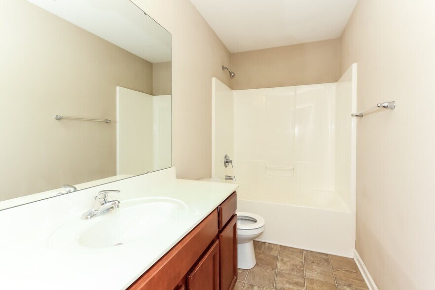 Building Photo - 3324 Mortemer Ln