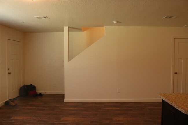 Building Photo - 10535 Mills Rd