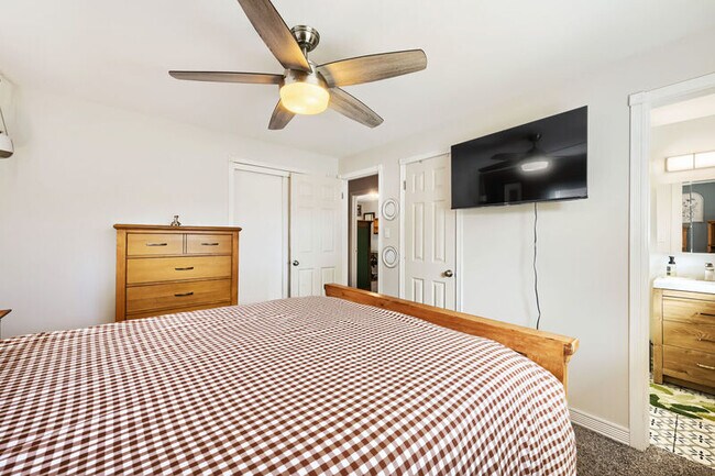 Building Photo - 2118 Monteagle St