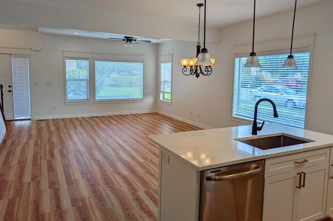 Building Photo - 7514 Lucca Ct