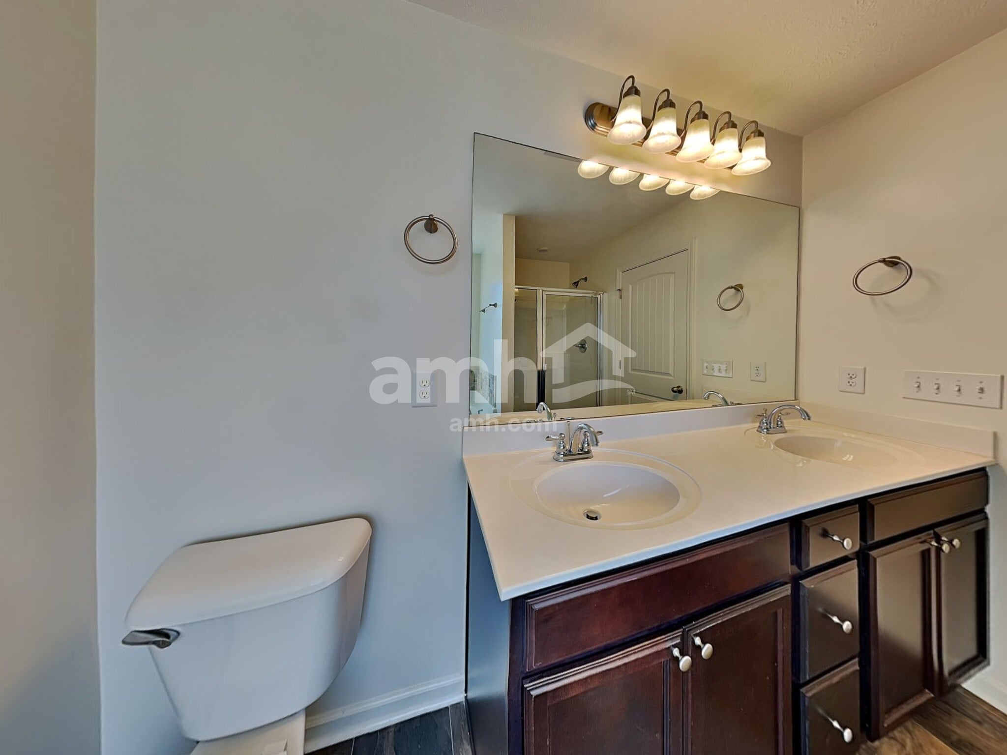 Building Photo - 123 Farmbrook Ct