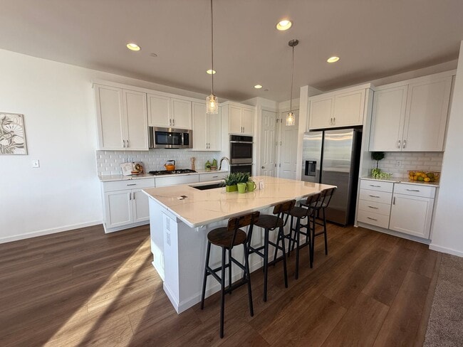Building Photo - Hogan Heights Community 4 Bed 3.5 Bath