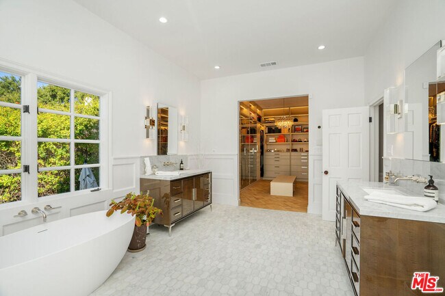 Building Photo - 5420 Indian Trail Ct