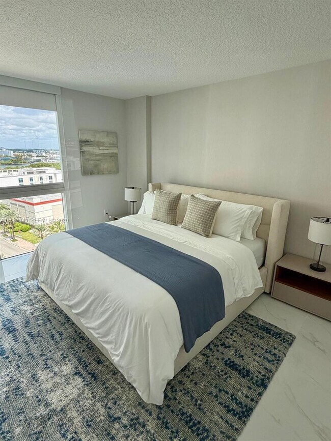 Building Photo - 250 Sunny Isles Blvd