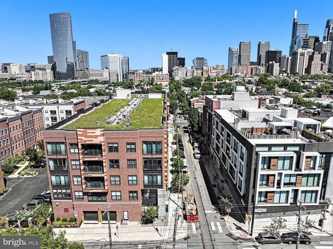 Building Photo - 600 S 24th St