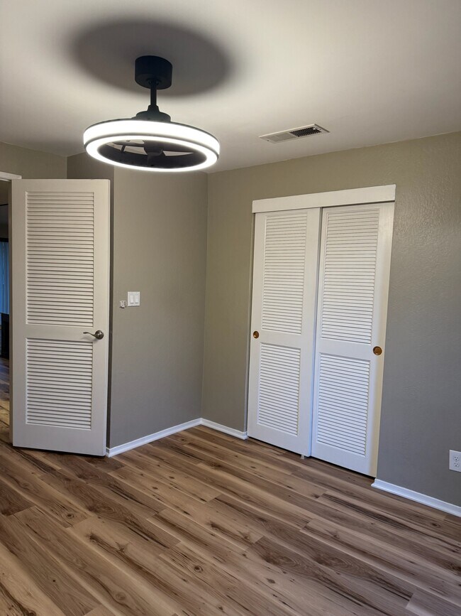 Bedroom 2 - 911 Fulton Ave