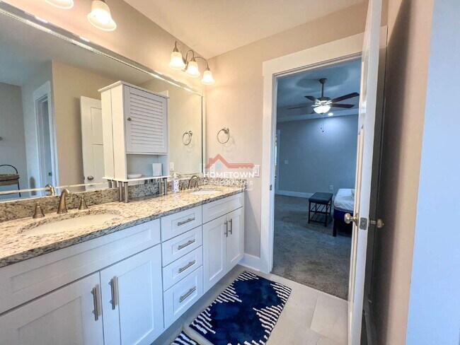 Building Photo - Furnished 3-Bed Oasis on Dunridge Drive wi...