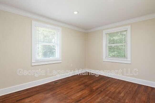 Building Photo - 2615 W Main St