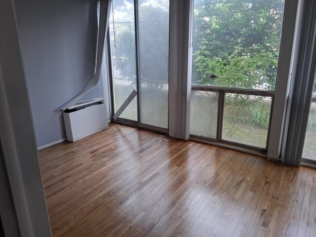 Building Photo - 2003 Orleans St