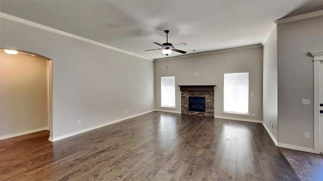 Building Photo - 5720 St James Pl