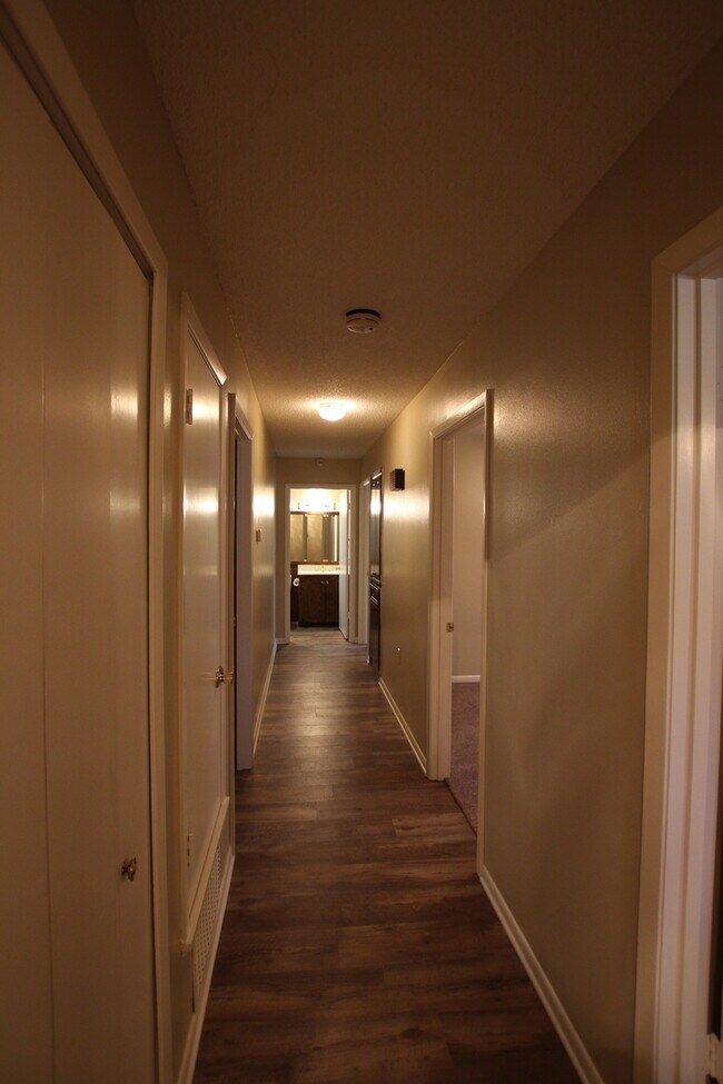 Building Photo - Coming Soon! Charming 3 Bedroom 2 Bath Home in Tyler!