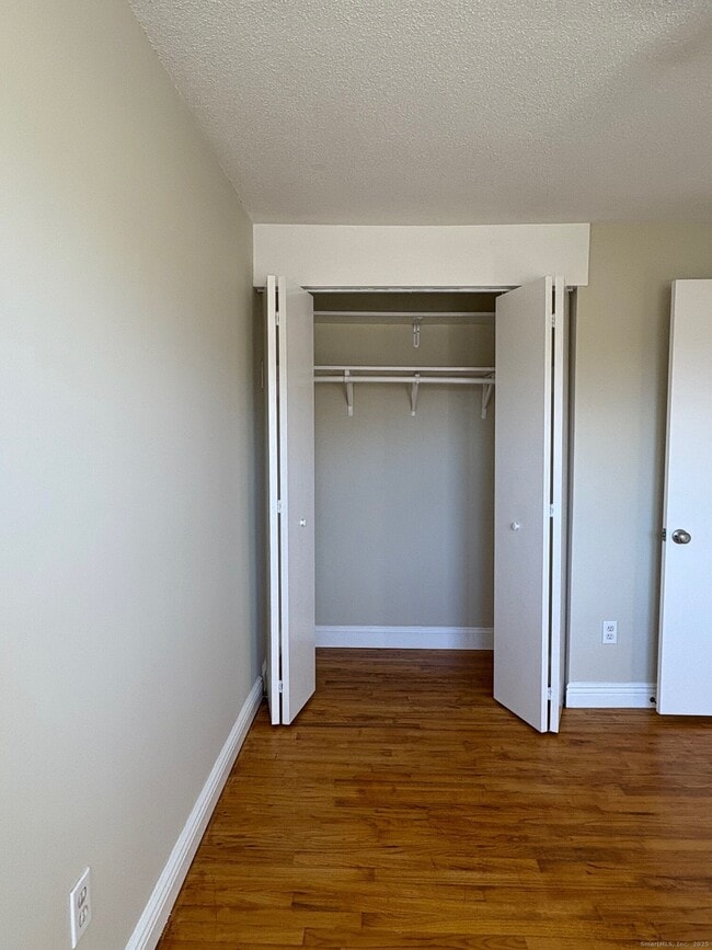 Building Photo - 211 E Main St