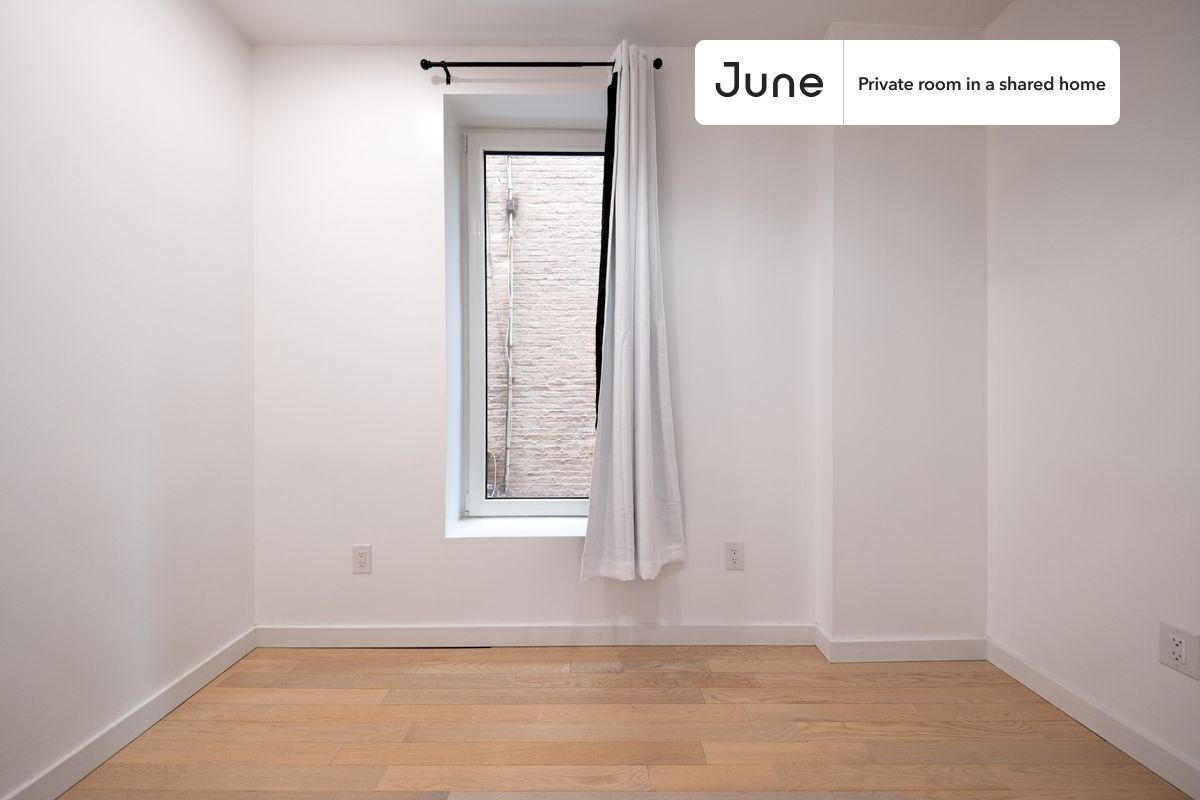 Building Photo - Room in Shared 4 bed/2 bath home